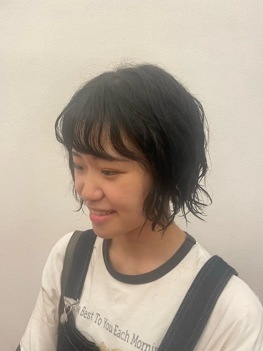 ショート カラー パーマ 梨子🐣艶カラー🌈 ダメージレス💖のヘアスタイル