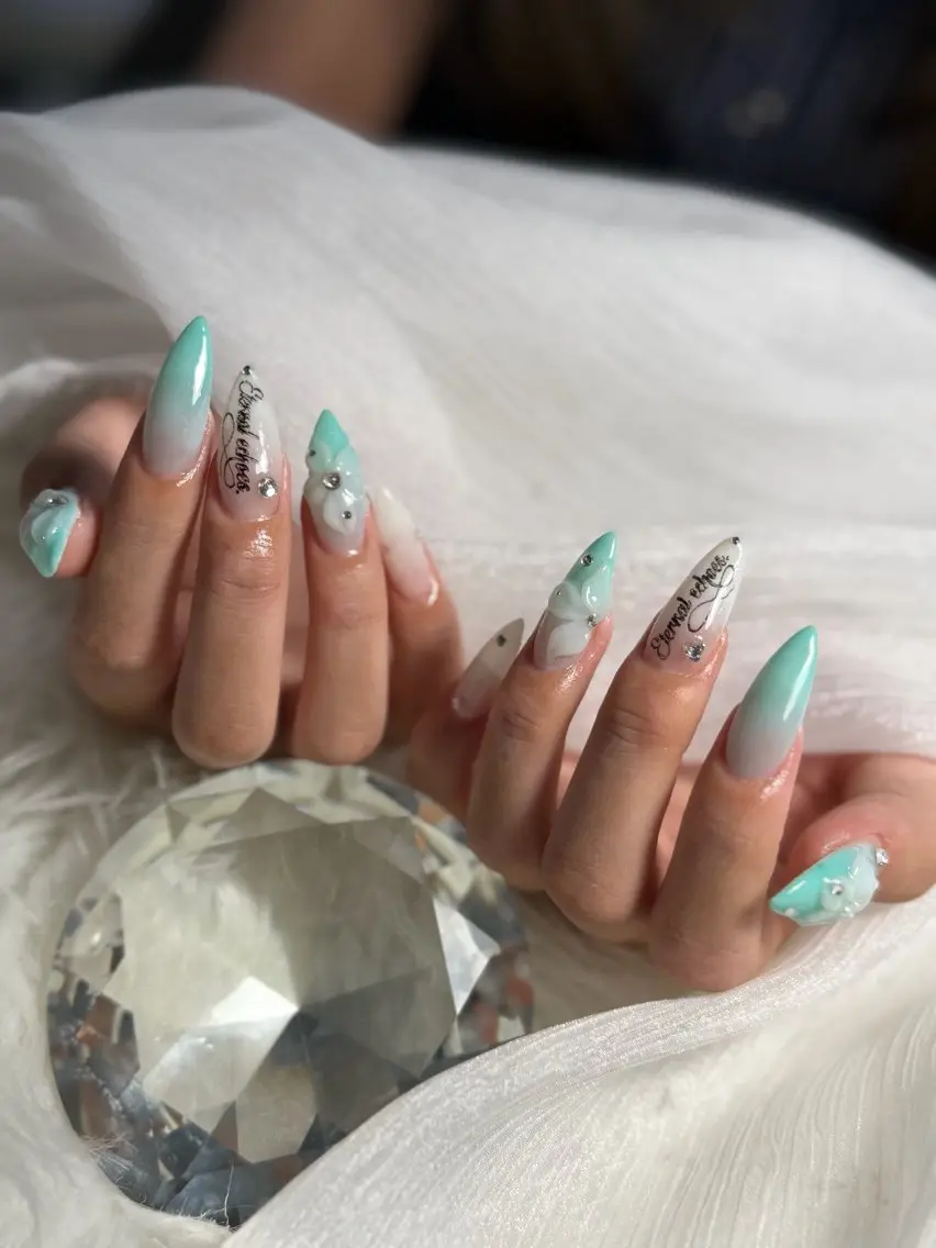 ネイル ハンドネイル Rinaky Amee Nailのネイルデザイン