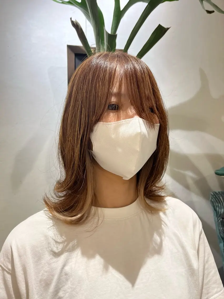 ミディアム ミディアムレイヤー ハイライト レイヤーカット 外ハネヘア Greens Yokoのヘアスタイル