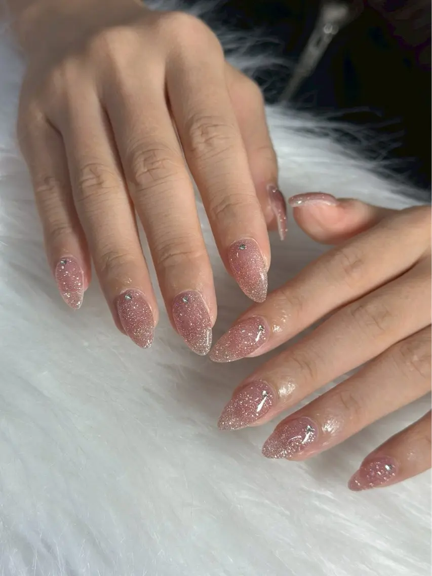 ネイル フラッシュネイル フットネイル キラキラネイル ハンドネイル LAVISH manaのネイルデザイン
