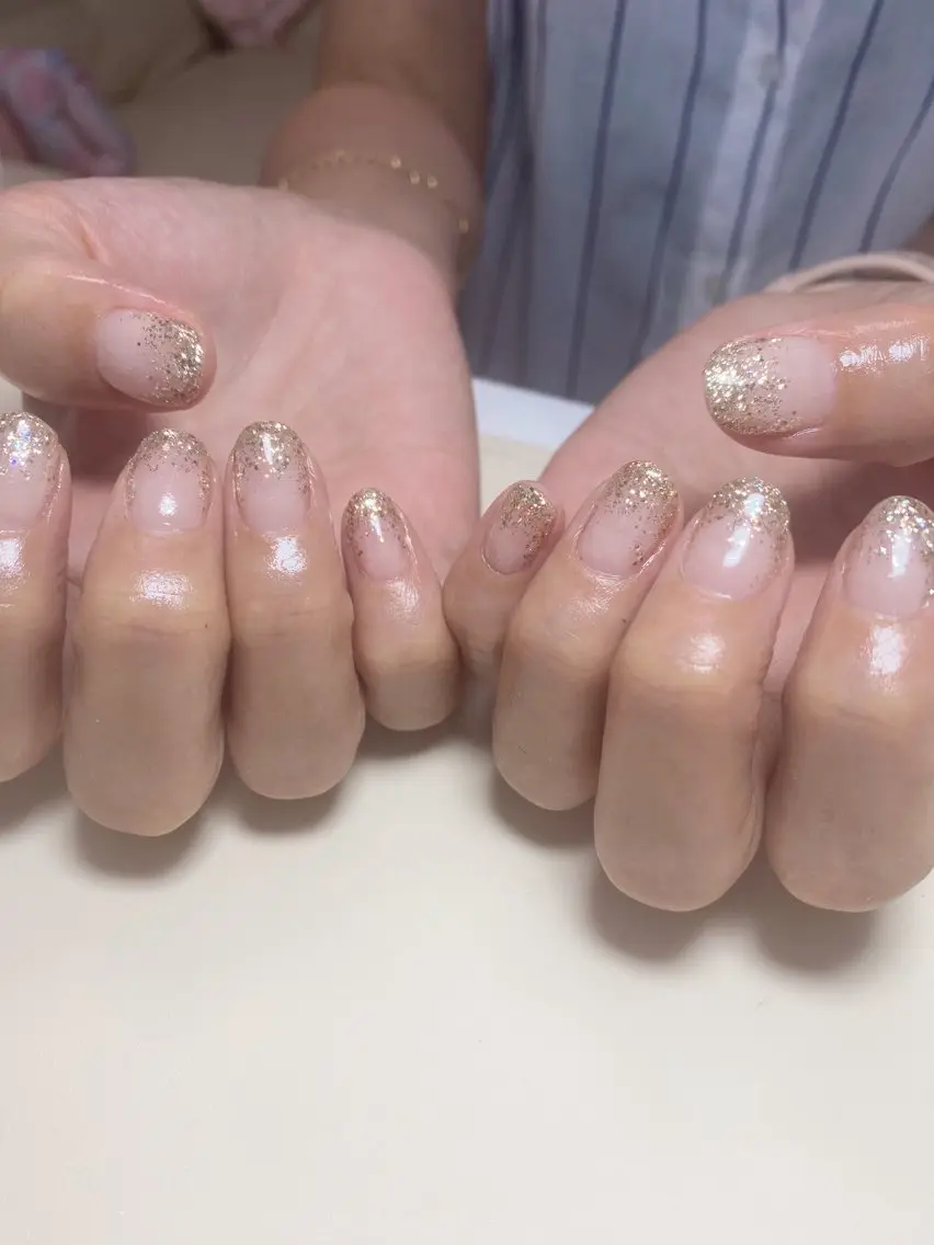 ネイル ゴールド ラメ(グリッター) ラメグラデーション ハンドネイル Nail Salon K 🧸美爪育成のネイルデザイン