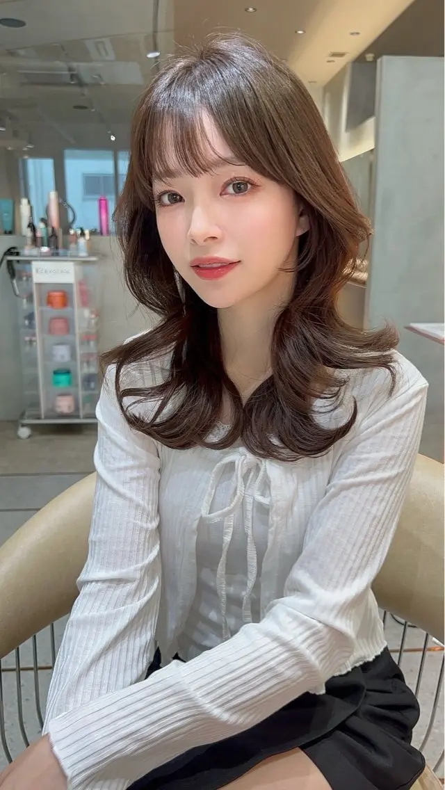 セミロング くびれヘア レイヤーカット シースルーバング 小顔カット カット ヘアカラー トリートメント 小顔レイヤー/顔周り 艶髪カラー/金山のヘアスタイル