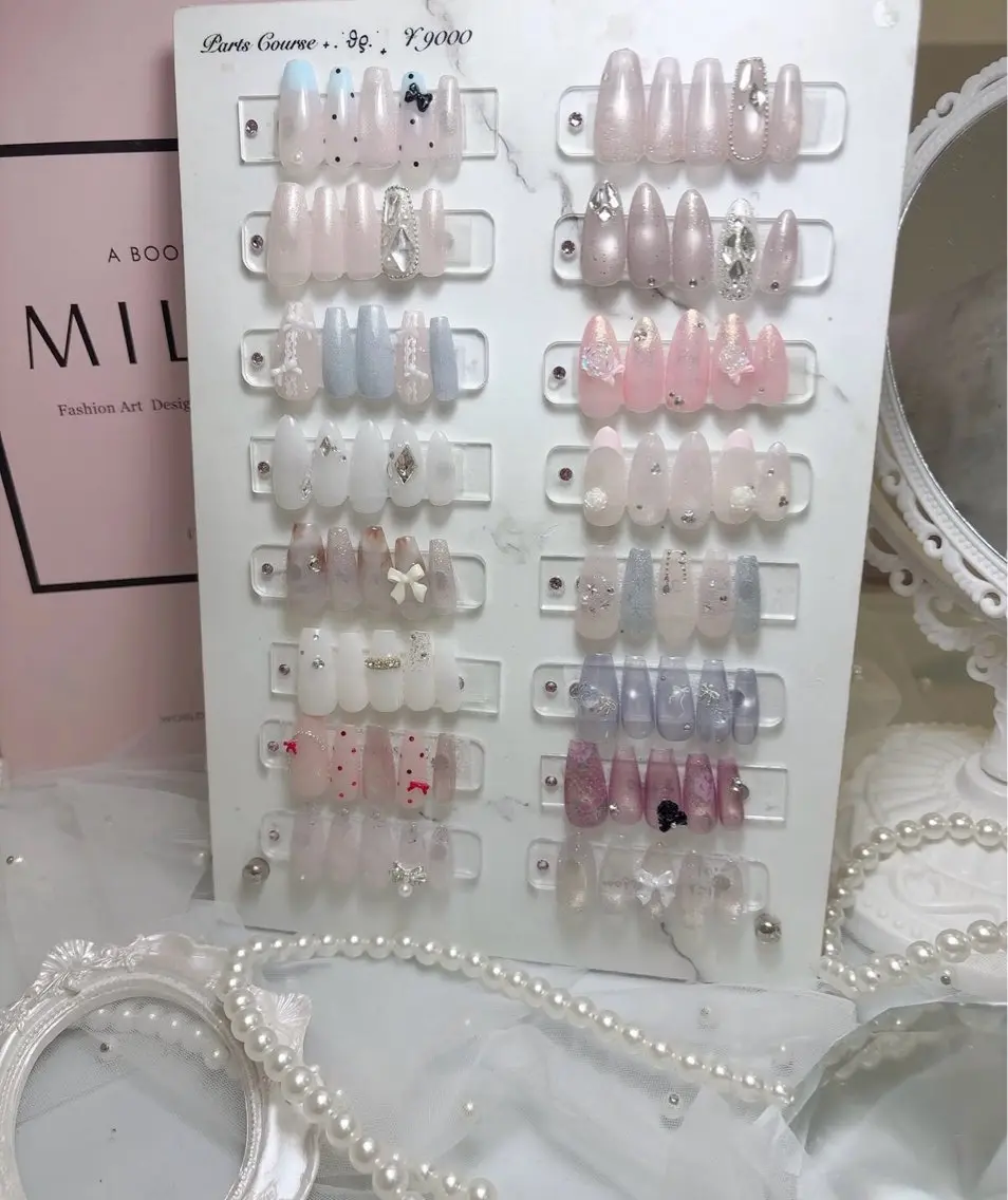 ネイル アートネイル ハンドネイル エルバイノリコ三原 パラジェル取り扱い店のネイルデザイン