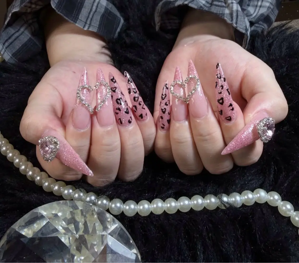 ネイル アートネイル ボルドー フレンチネイル ジェルネイル 氷ネイル・うるうるネイル ハンドネイル Julie Nail Hinのネイルデザイン