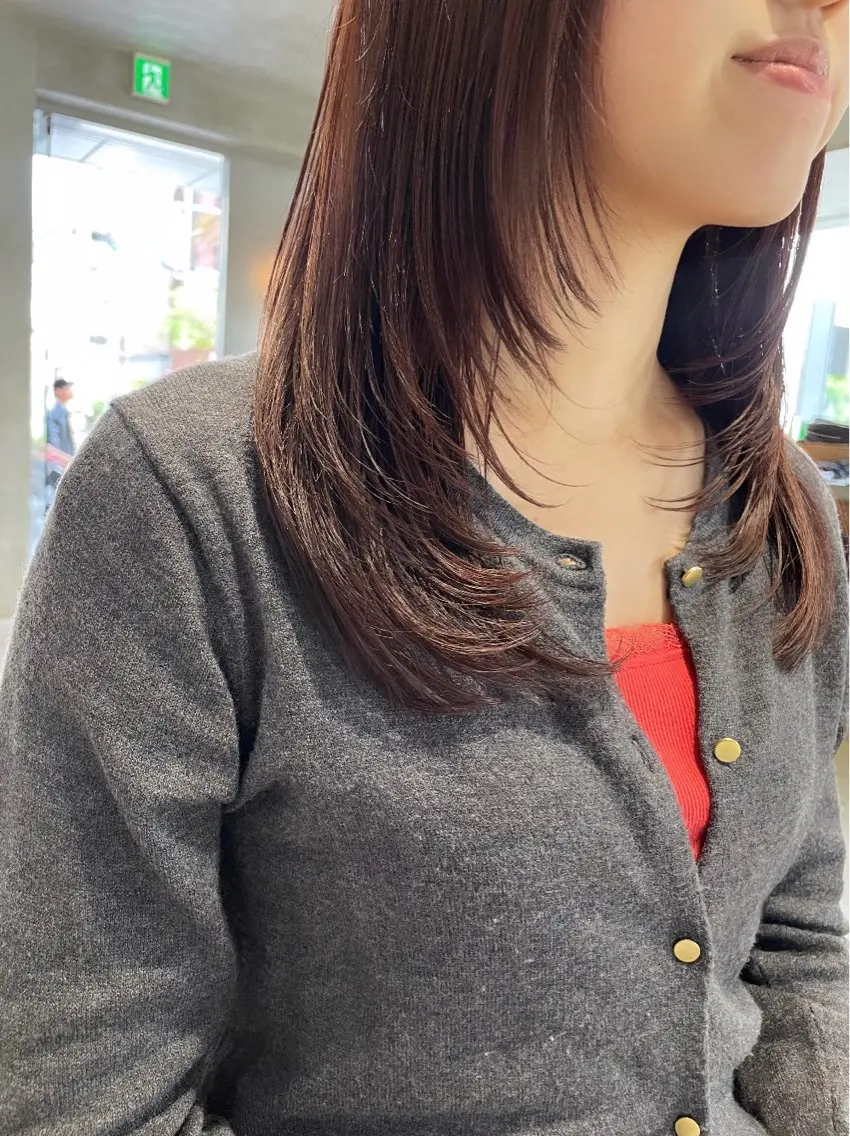 セミロング porto まなみのヘアスタイル