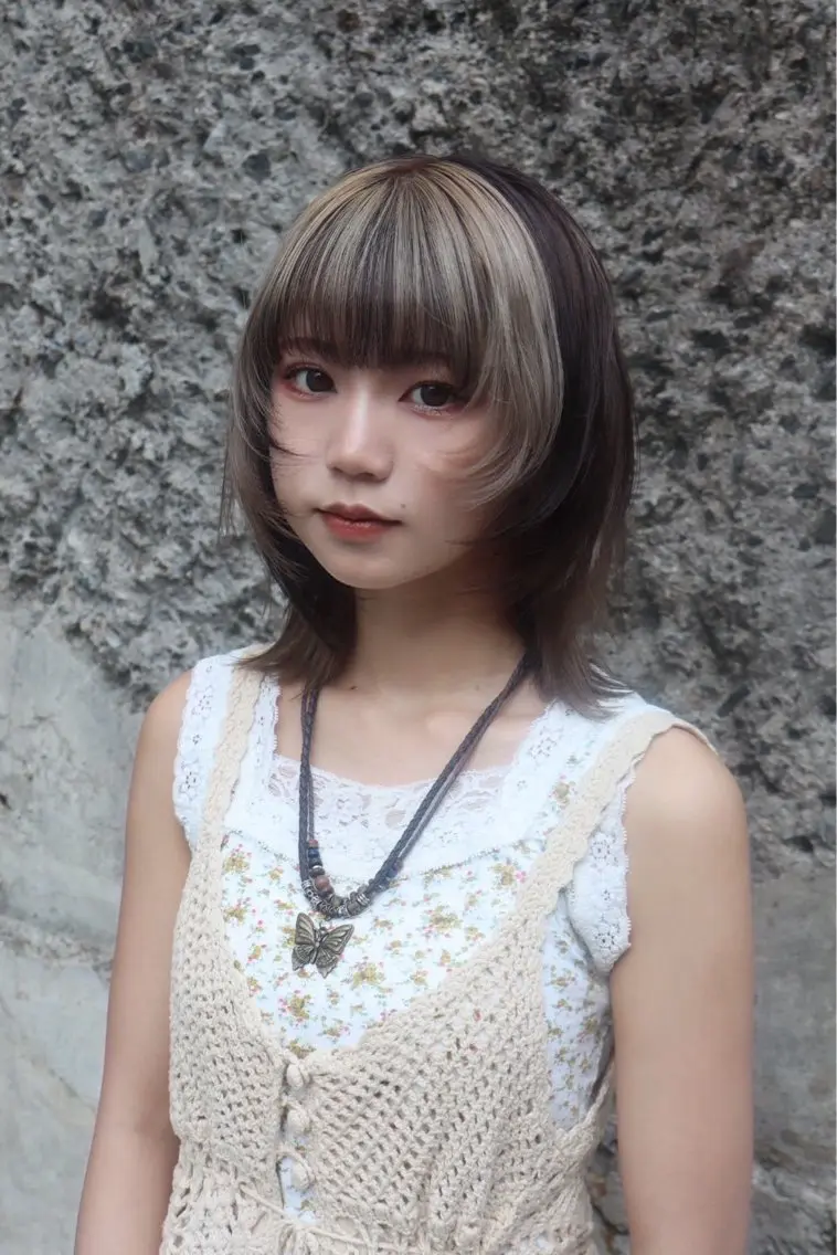 ミディアム カラー デザインカラー レイヤーカット ウルフカット ヘアカラー レイヤー/ブリーチ iwamiya岩見谷のヘアスタイル