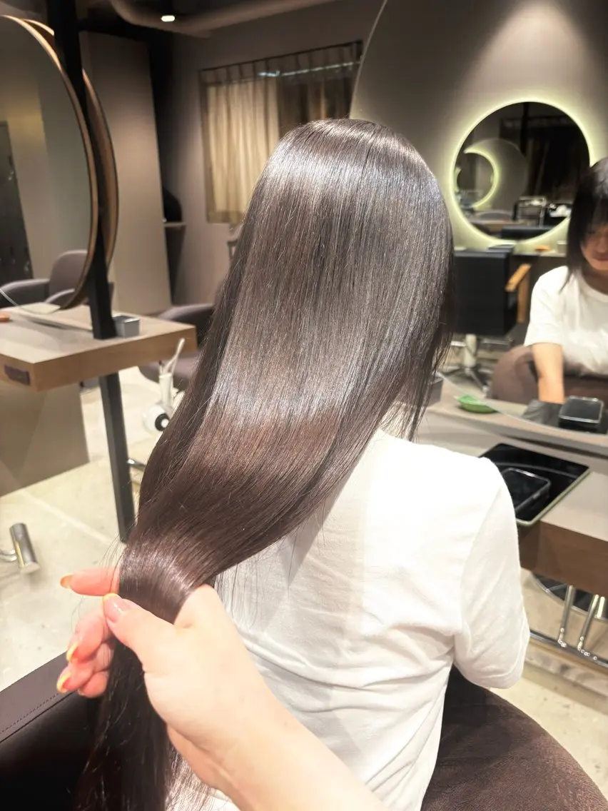 カット🍓💇🏻‍♀️ ＋ブリーチ無しワンカラー🩵🩷＋3stepsトリートメント🌟の写真