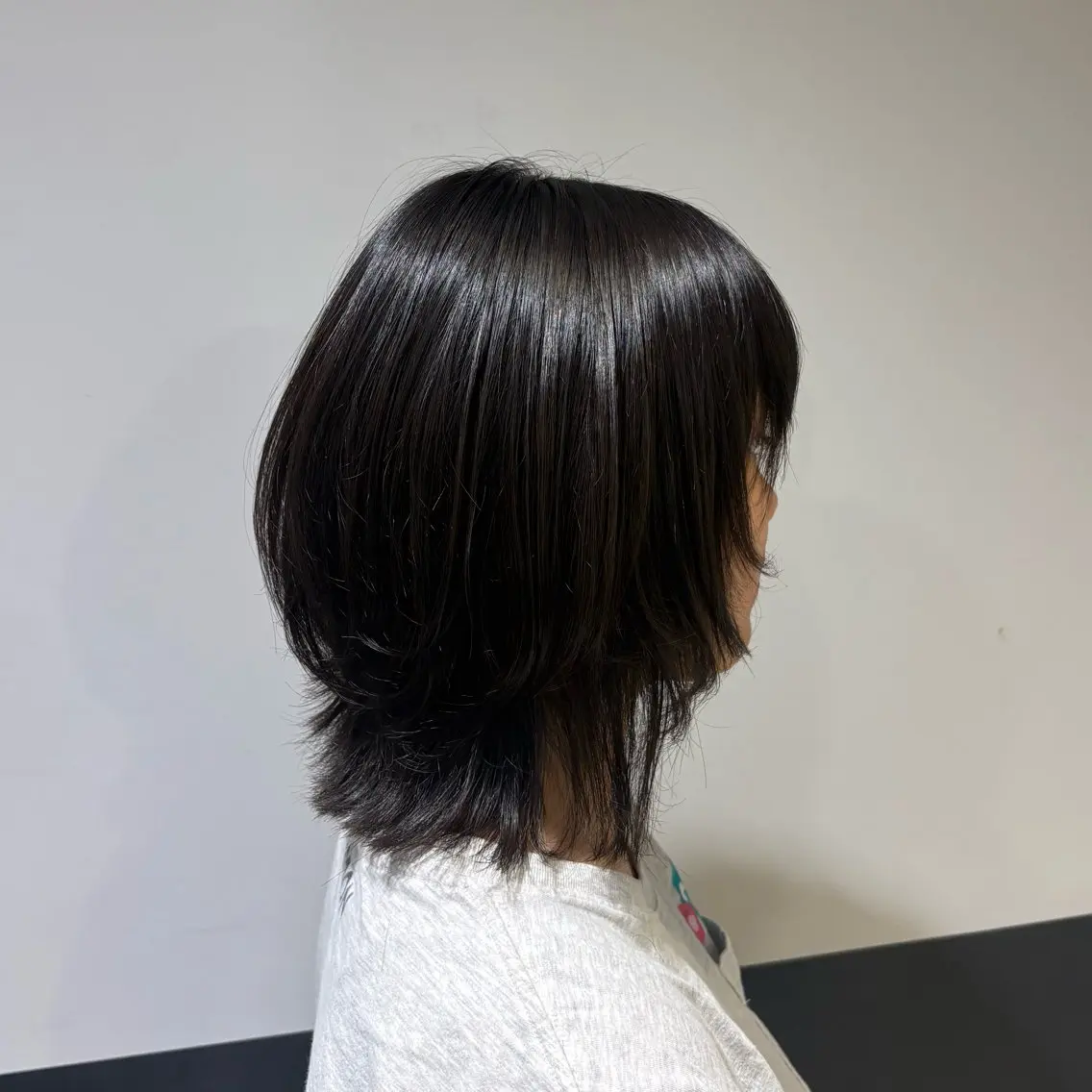 ミディアム レイヤーカット ウルフカット ウルフレイヤー カット トリートメント ボブ/外国人風カラー 🩵mikiのヘアスタイル