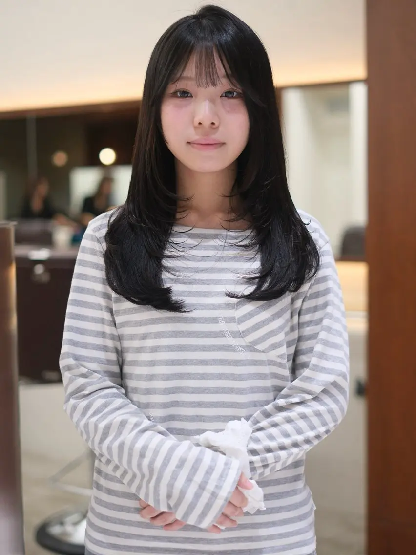 ロング カラー カット (𝐡)𝐰𝐢𝐦 𝐲𝐮𝐧𝐚のヘアスタイル