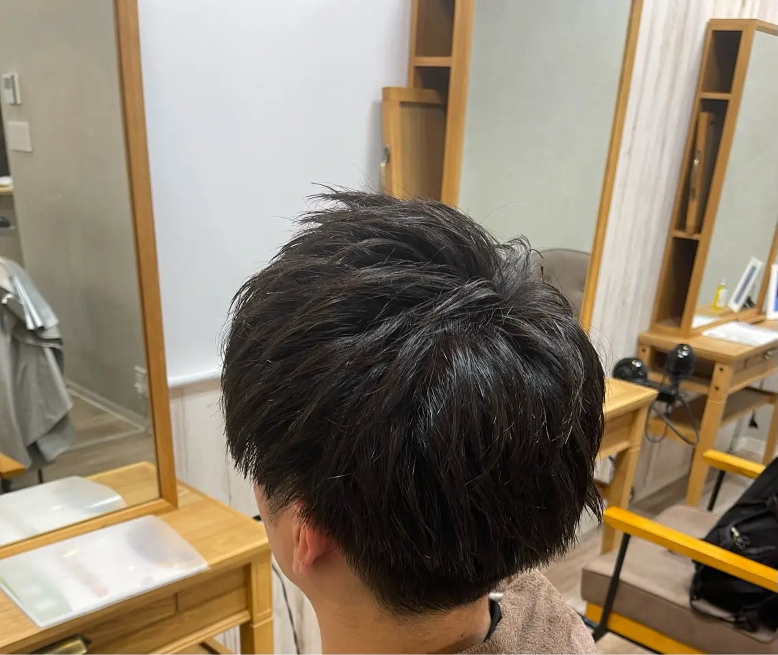 メンズ アップバング カット 三瓶 拓海のヘアスタイル