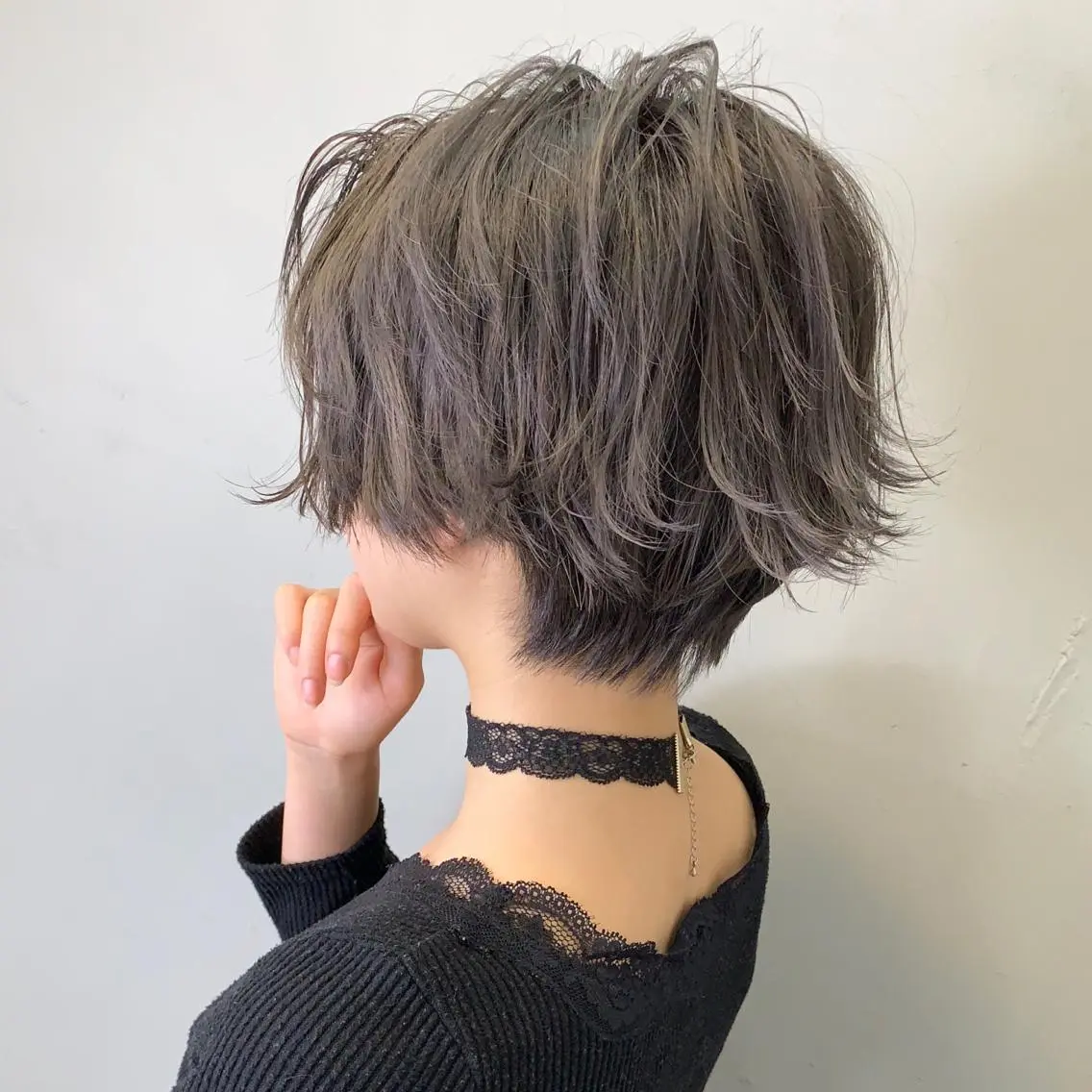 ショート カラー ハンサムショート グレージュ ショートヘア ヘアカラー YUSUKE レイヤーカットカラーのヘアスタイル