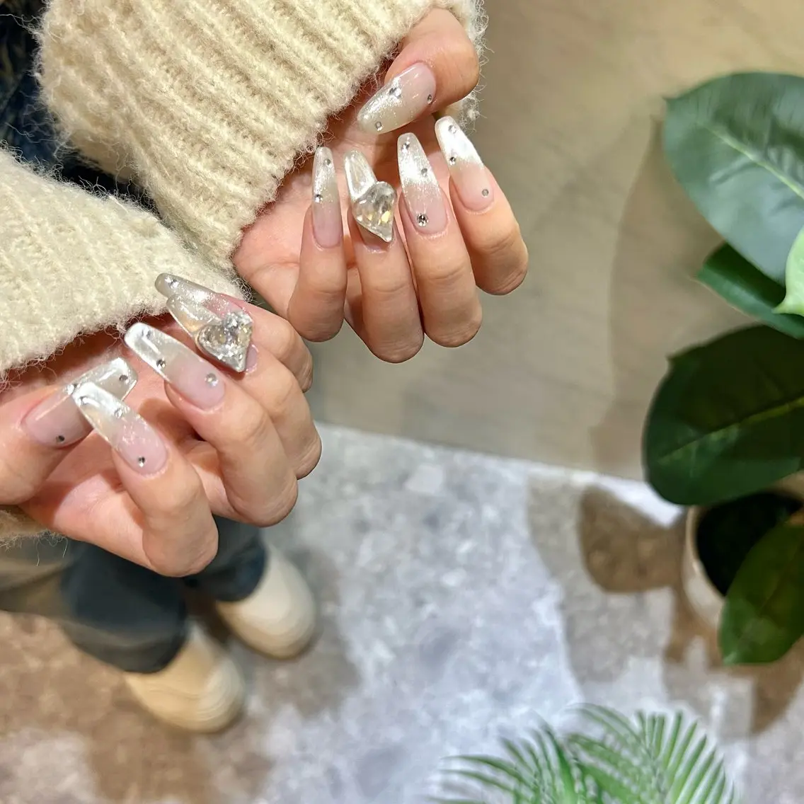 ネイル マグネットネイル ハンドネイル 💅🏽 SHIORI🌙のネイルデザイン