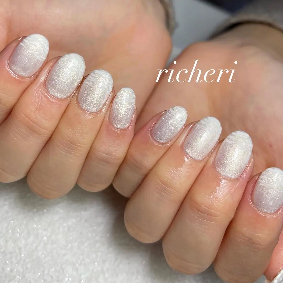 ミディアム ネイル 韓国風ヘア アートネイル フレンチネイル ジェルネイル ガラスフレンチ richeri beautyのエステ・リラクイメージ