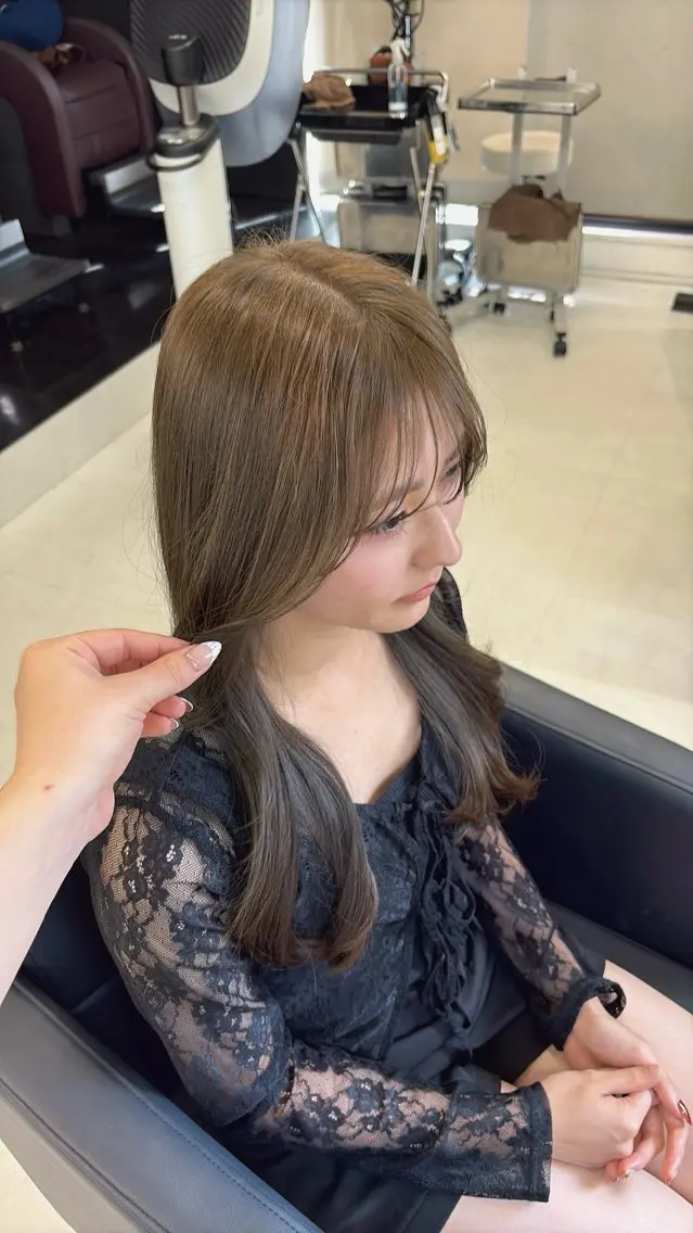 ロング あきやま はるかのヘアスタイル