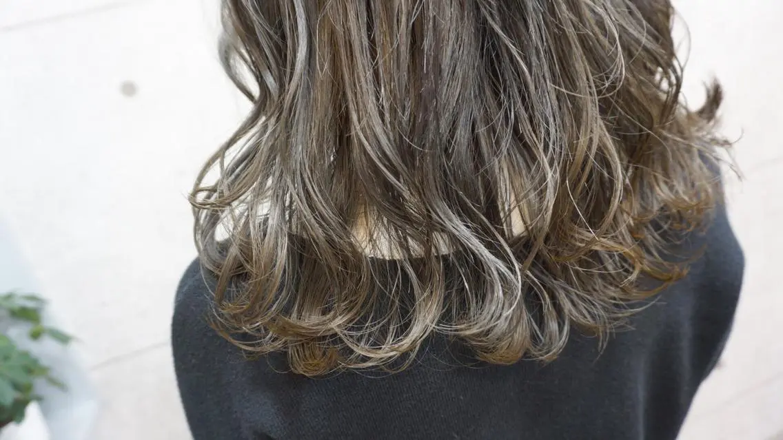カラー 羽田 hadaのヘアスタイル