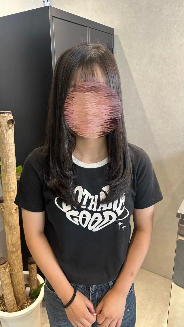 ロング レイヤーカット 西山 明依のヘアスタイル
