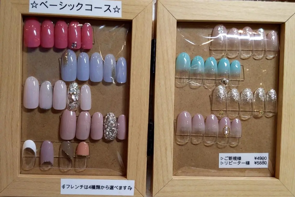 カラー LULLABY 吉祥寺店のネイルデザイン