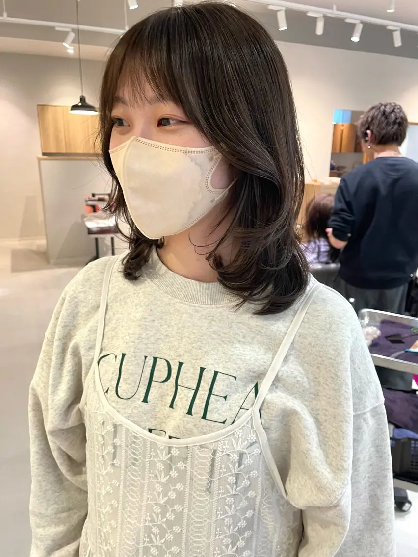 ミディアム レイヤーカット 大人可愛い🎀ིྀ 🪞柔らかベージュのヘアスタイル