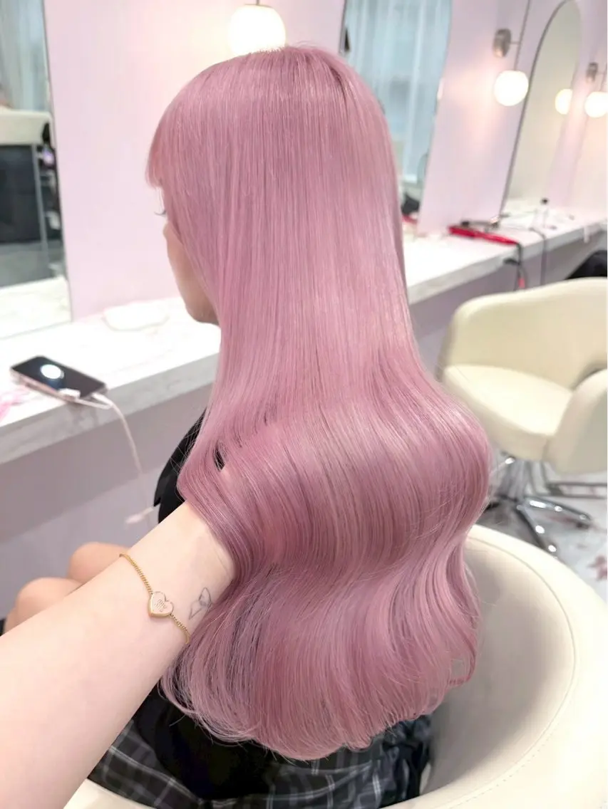 ロング カラー ブリーチ 透明感カラー ハイトーンカラー ラベンダーカラー ラベンダーピンク ヘアカラー ハイトーンカラー💞 くるみ🎀のヘアスタイル