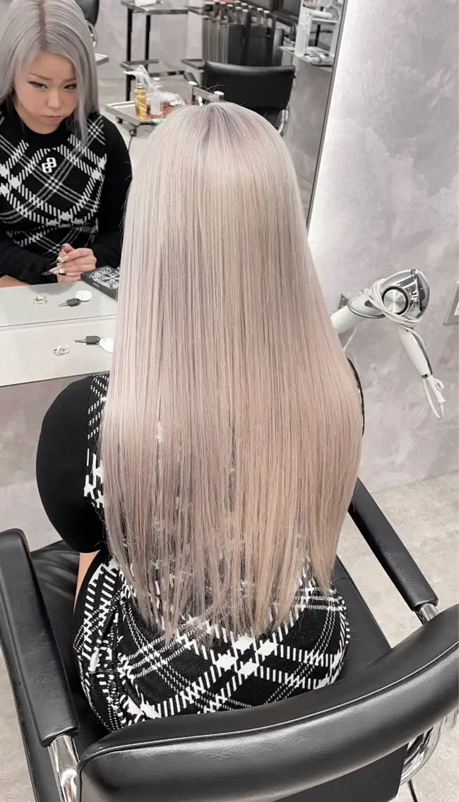 カラー 齊藤 千隼のヘアスタイル