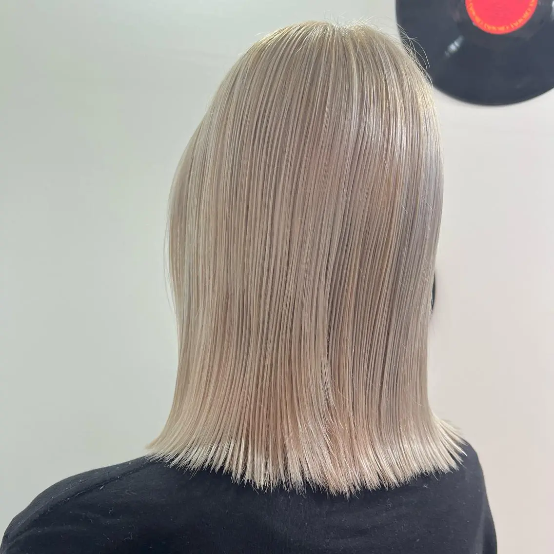 ショート カラー ヘアアレンジ カット ヘアカラー 🧨ブリーチー×ボブ レイヤー💎じゅえるのヘアスタイル