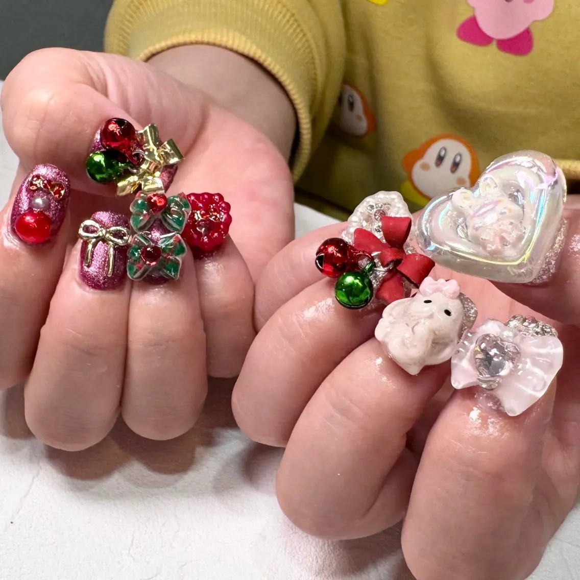 ネイル 冬ネイル クリスマス ハンドネイル RIEKO🍒 ワンホン♡推しネイルのネイルデザイン