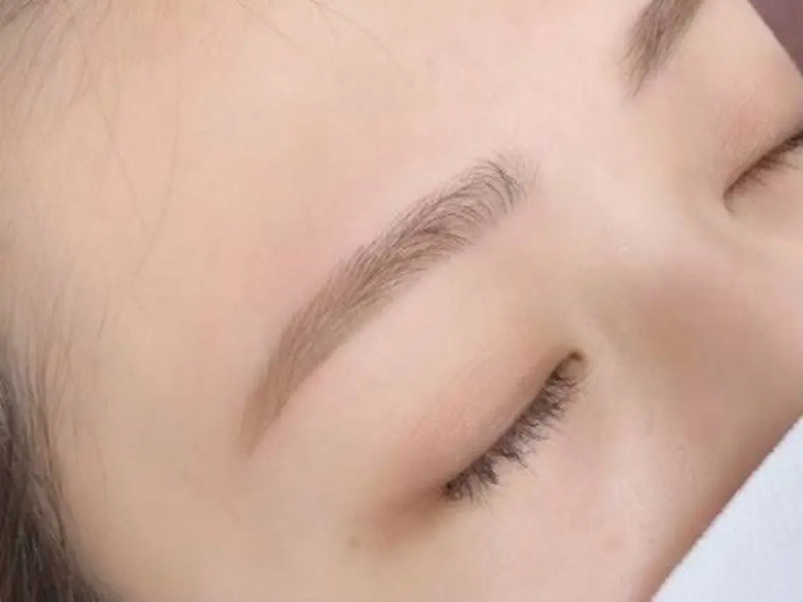 アイブロウ ワックス脱毛 眉カット ayahair. natsukiの眉毛・アイブロウイメージ