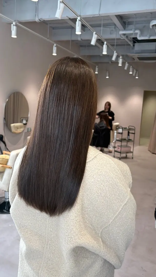 ロング ヘアカラー 井山 葵のヘアスタイル
