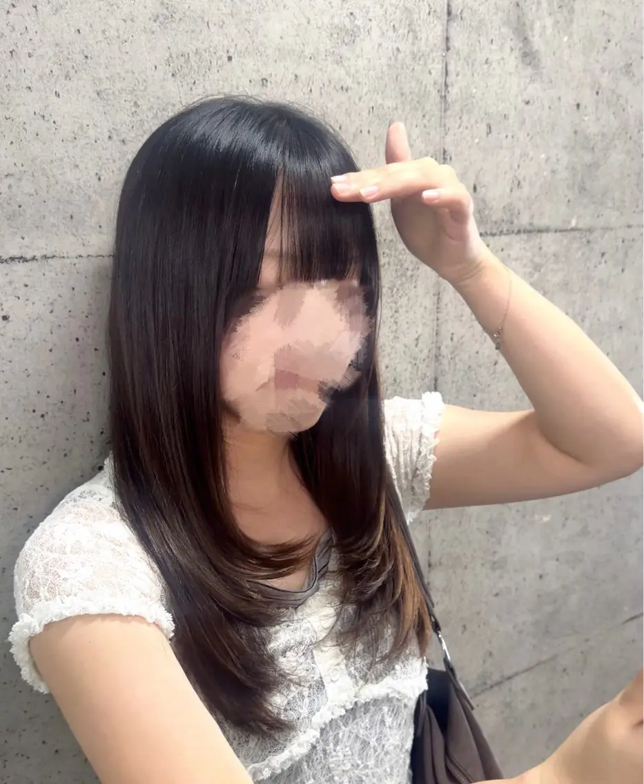 セミロング レイヤーカット 西村 華凜のヘアスタイル