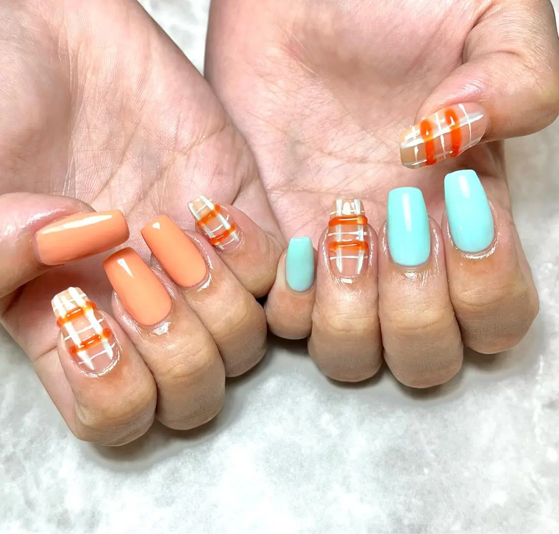 ネイル ジェルネイル キラキラネイル 韓国ネイル オフィスネイル パラジェル nails' it...のネイルデザイン