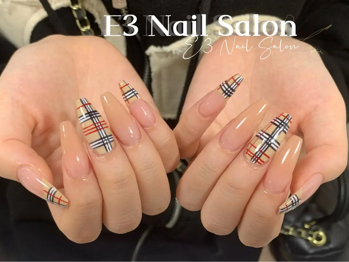 ネイル アニマル柄 オーロラネイル べっ甲ネイル ボルドー ブラウン ハンドネイル E3 Nail Salonのネイルデザイン