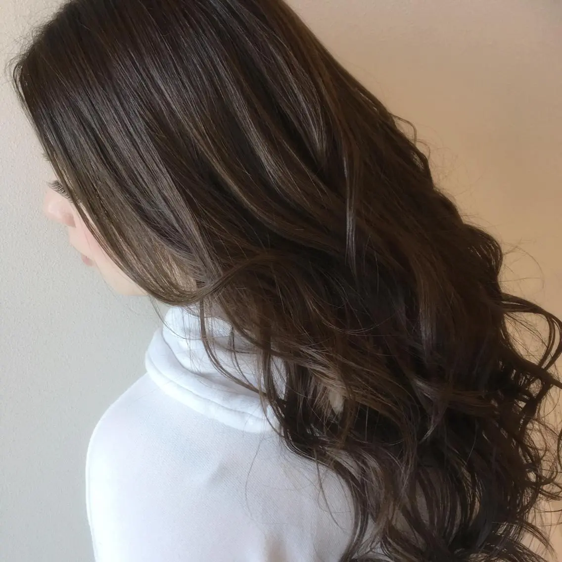 ロング カラー ダークグレー ダークグレージュ グレージュ ハイライトカラー ハイライト 江藤 星史のヘアスタイル
