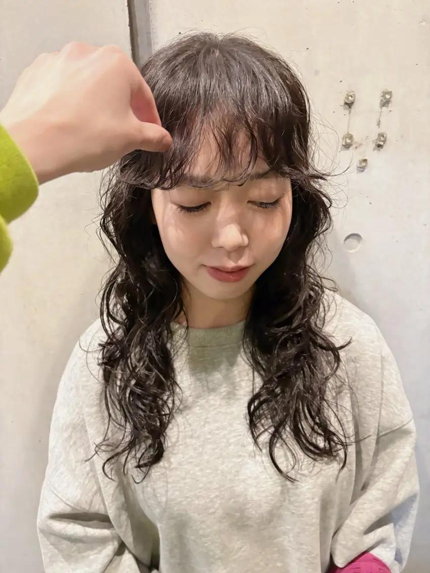ロング パーマ レイヤーカット カット パーマ ニュアンスパーマ 萩本直紀のヘアスタイル
