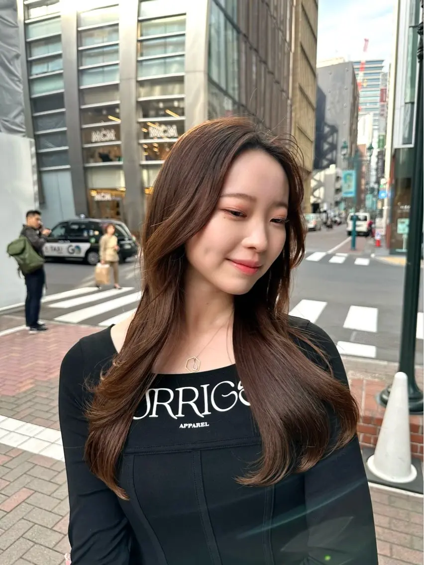 ロング カラー ミディアムレイヤー 添田晃基のヘアスタイル