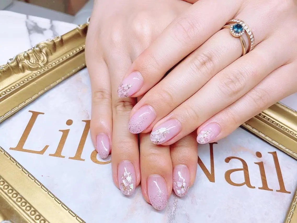 ネイル ジェルネイル グラデーション ハードジェル キラキラネイル ラメ(グリッター) Lilas Nailのネイルデザイン