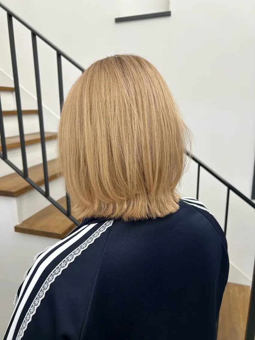 ショート ボブレイヤー ボブ くびれヘア レイヤーカット 本澤 朋香のヘアスタイル