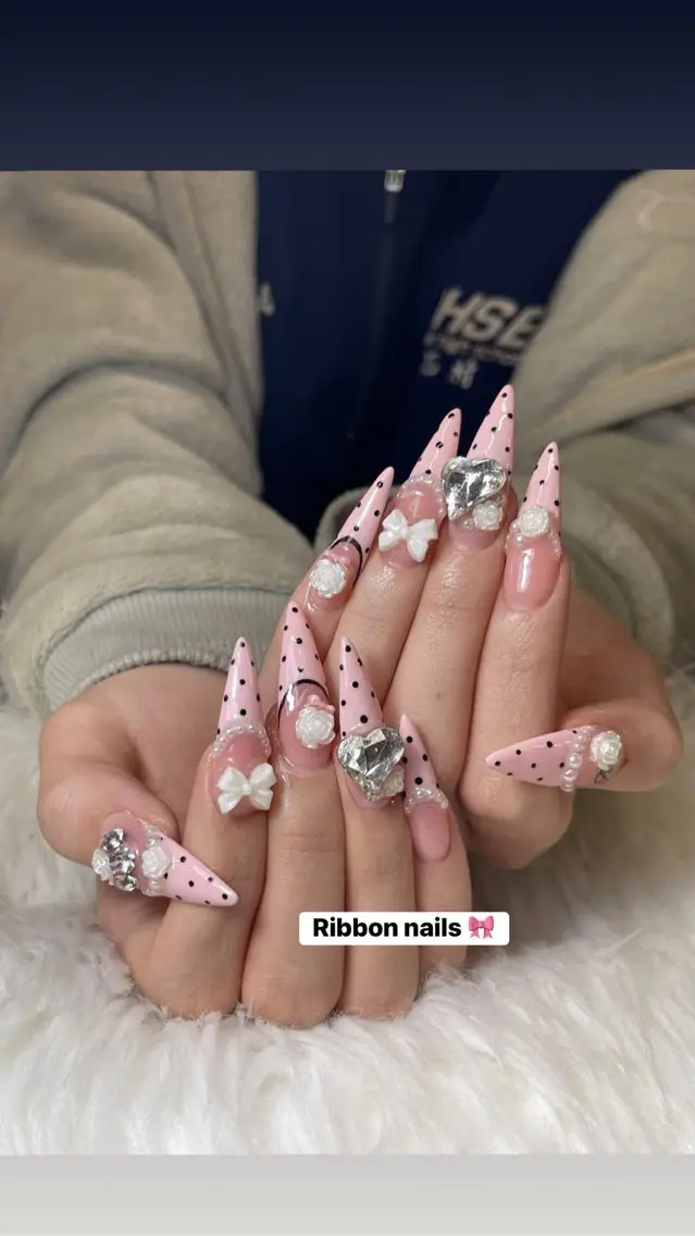 ネイル アートネイル スカルプネイル ストーンネイル ネイルチップ ハンドネイル Suka Nailのネイルデザイン