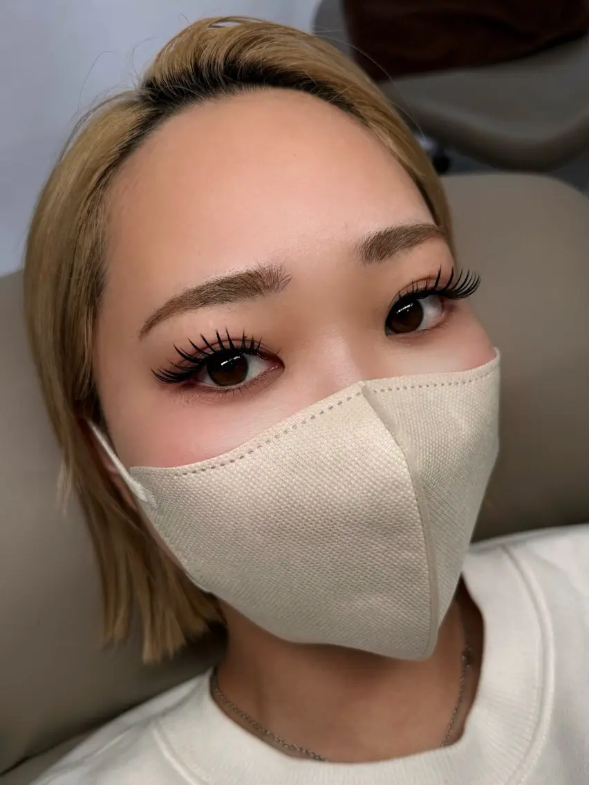 マツエク・マツパ 束感まつ毛 フラットラッシュ マツエク TOIRO ARISAのヘアスタイル
