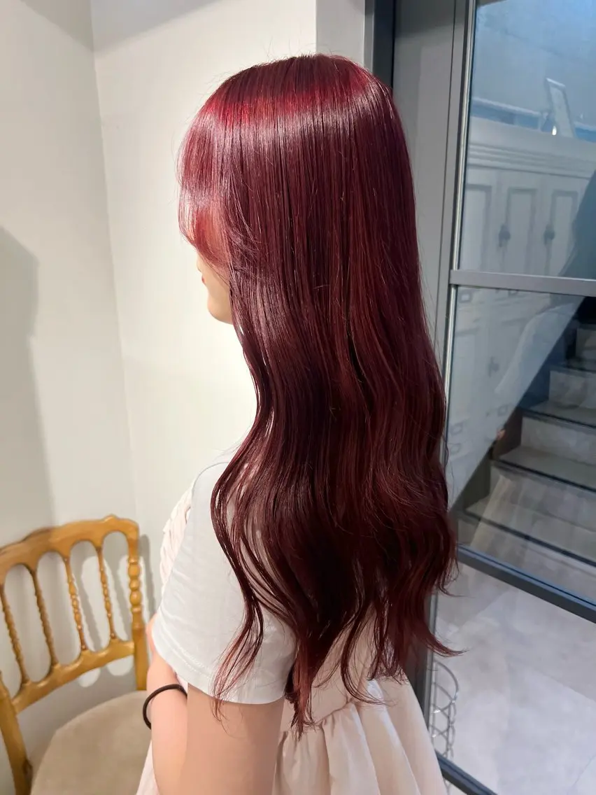 ロング カラー ブリーチ レッドカラー 塚本 希来のヘアスタイル