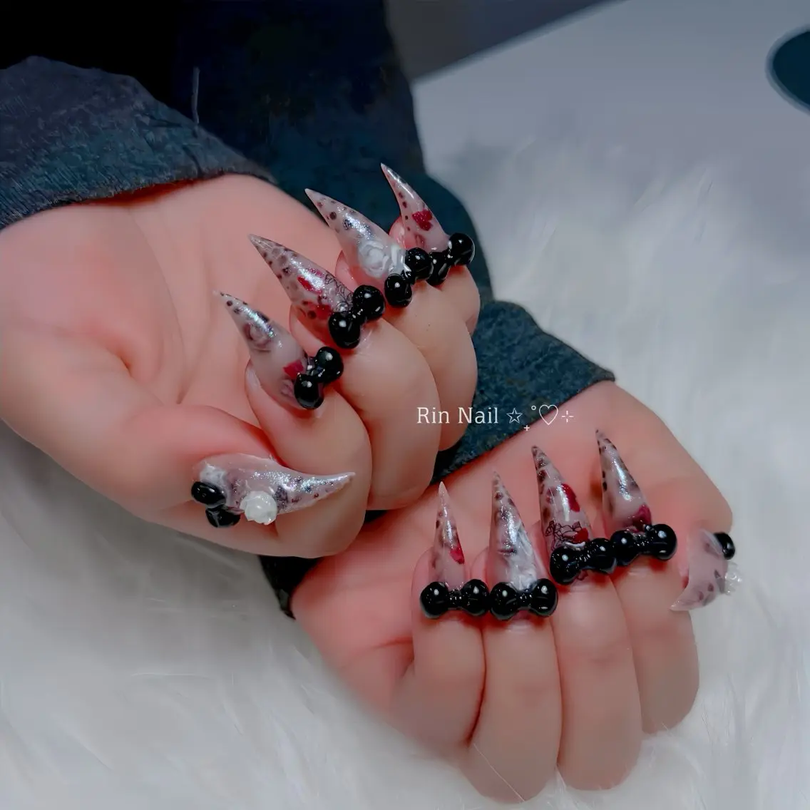 ネイル オーロラネイル チークネイル 桜ネイル クリアネイル ドット ハンドネイル Rin Nail 新大久保店のネイルデザイン