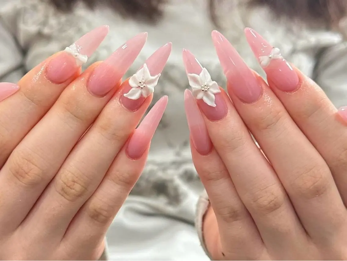 ネイル オーロラネイル 長さ出し フットネイル フレンチネイル ジェルネイル ハンドネイル Belle Nail Salonのネイルデザイン