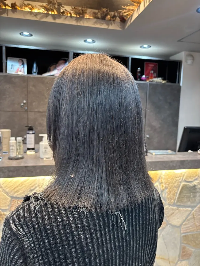 ミディアム カラー ヘアカラー レイヤー✂︎ぷつボブ 艶カラー🤍noaのヘアスタイル