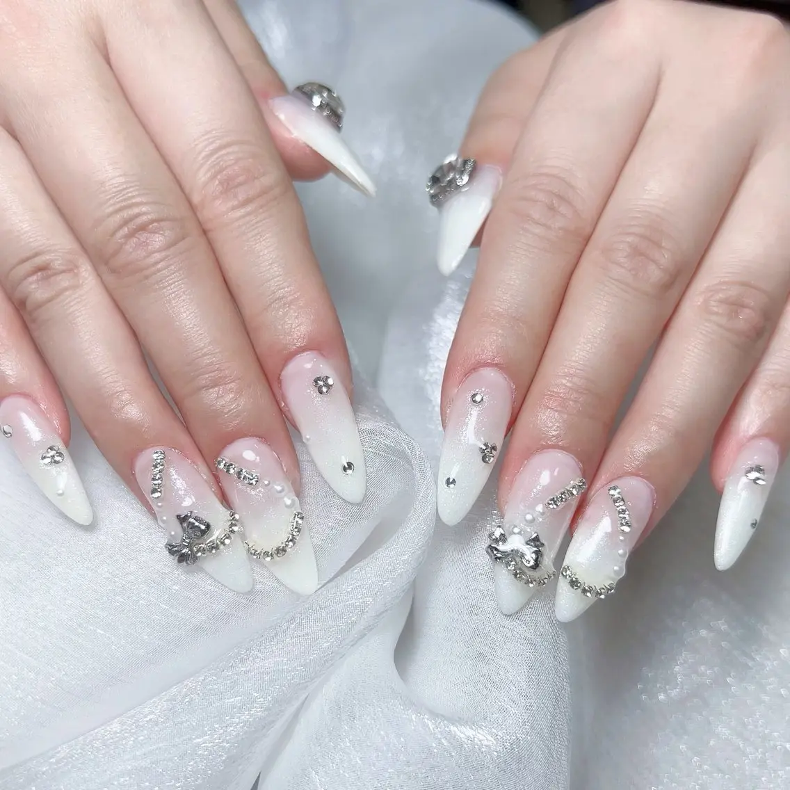 メンズ ネイル メンズ韓国風 アートネイル オーロラネイル ガーリー キラキラネイル ハンドネイル Nail salon 木にいるのネイルデザイン