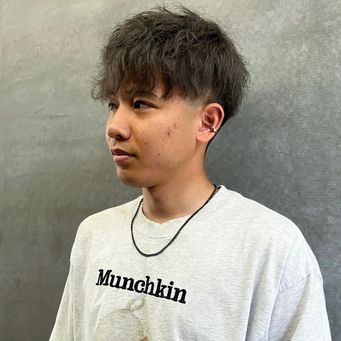 ショート カラー メンズ グレージュ ヘアカラー トリートメント メンズハイトーン/栄 /イトウタケルのヘアスタイル