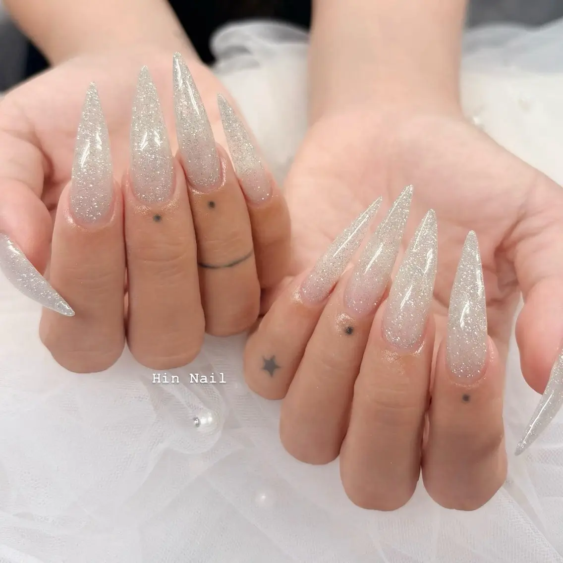 ネイル チークネイル ドット フットネイル フレンチネイル グラデーション ハンドネイル HIN NAILのネイルデザイン