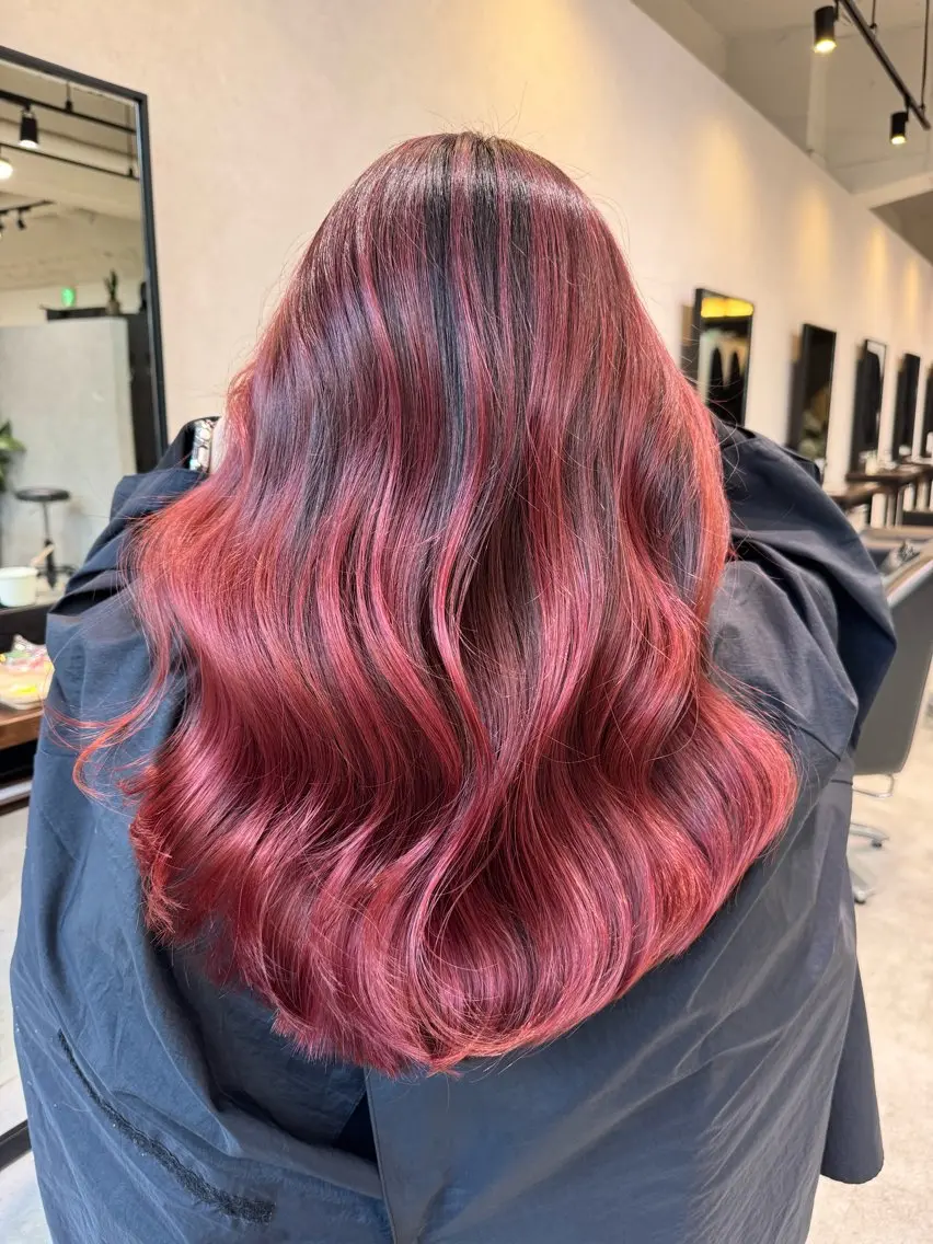セミロング カラー バレイヤージュ カシス レイヤーカット 海外レイヤー/ボブ 海外Style優志のヘアスタイル