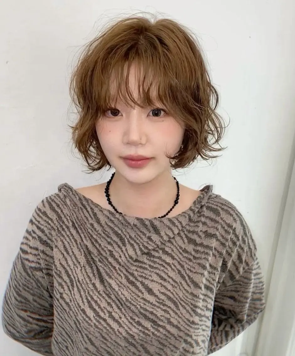 ショート パーマ 田中 美月のヘアスタイル