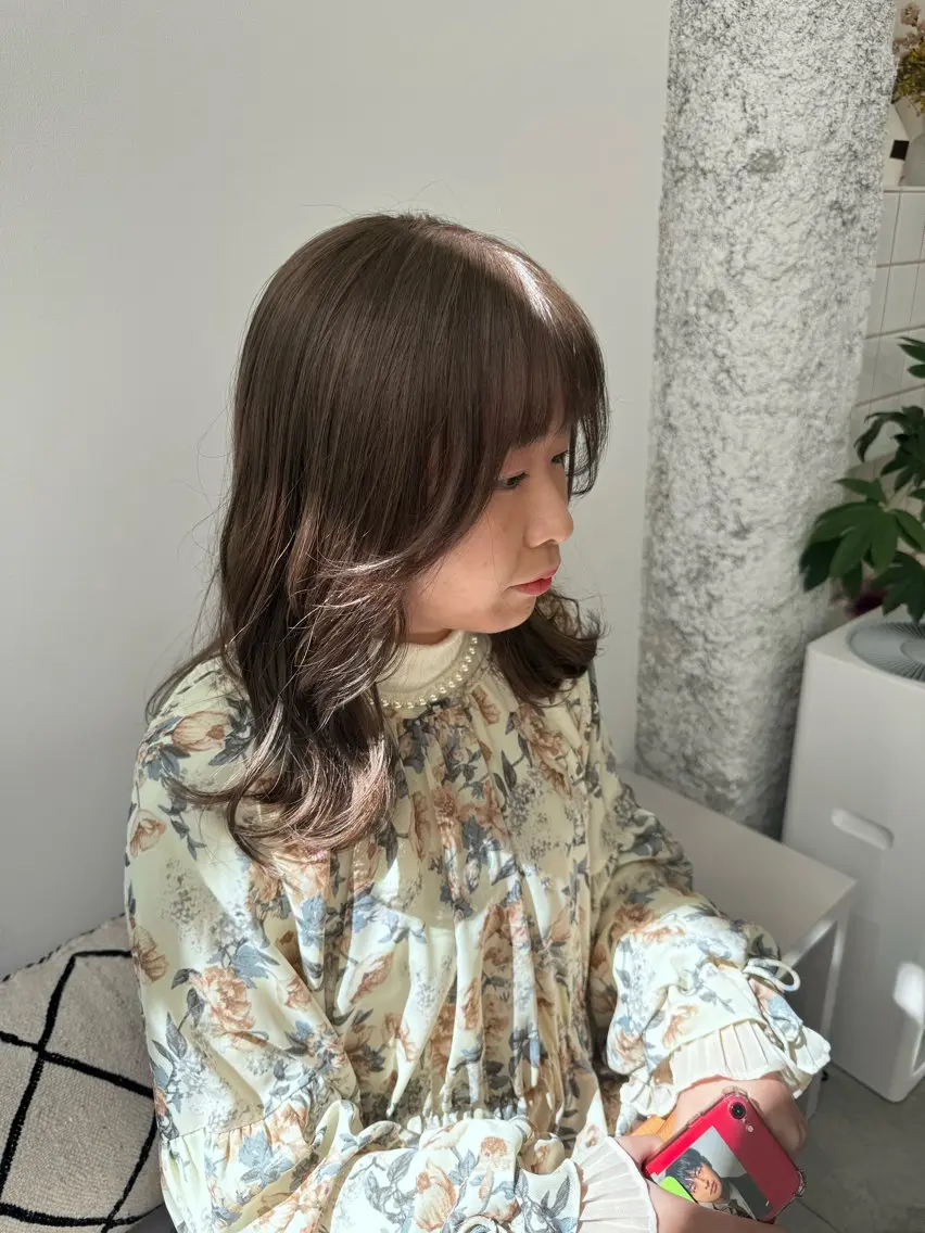 セミロング カラー ベージュカラー ブリーチ 透明感カラー 韓国風ヘア トリートメント 花見 亜沙美のヘアスタイル