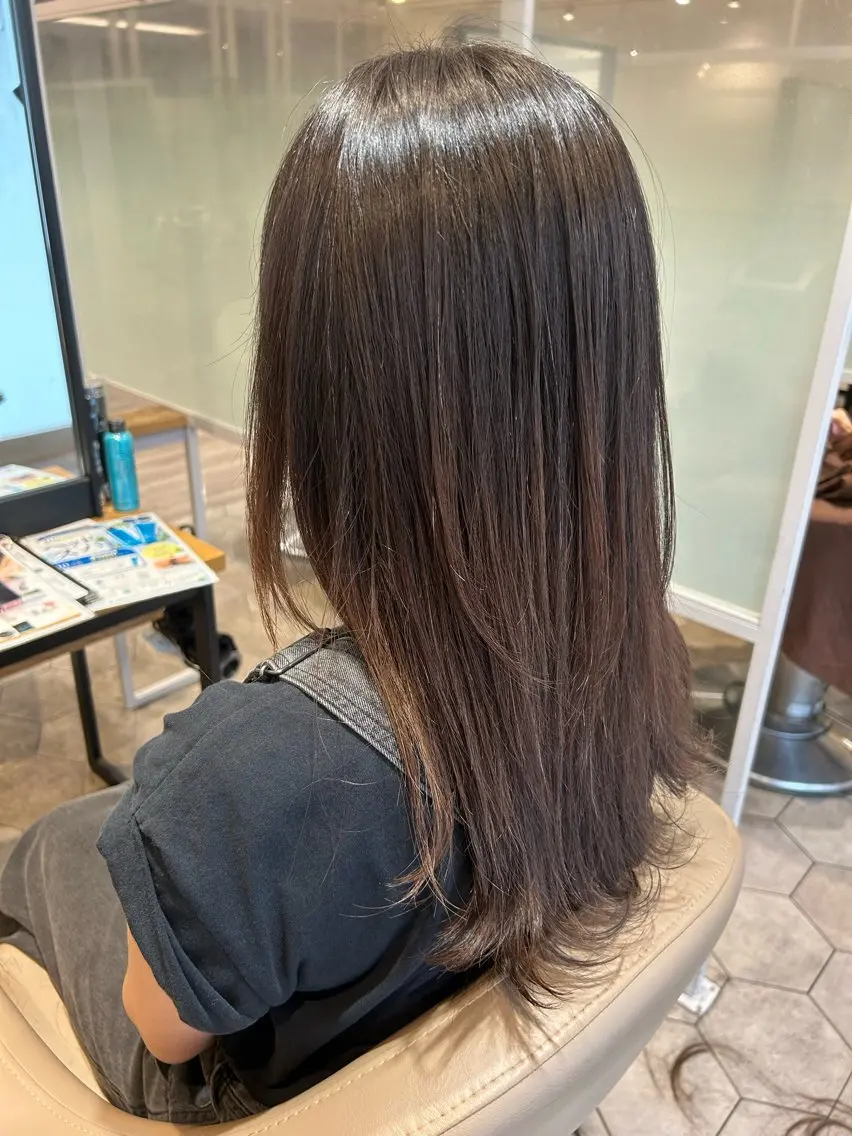 ロング 石井 彩乃のヘアスタイル
