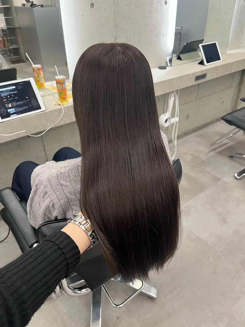 ロング カラー ブリーチ 透明感カラー グレージュ モカグレージュ トリートメント ヘアカラー トリートメント カットモデル募集♡ ブリーチなしカラーのヘアスタイル